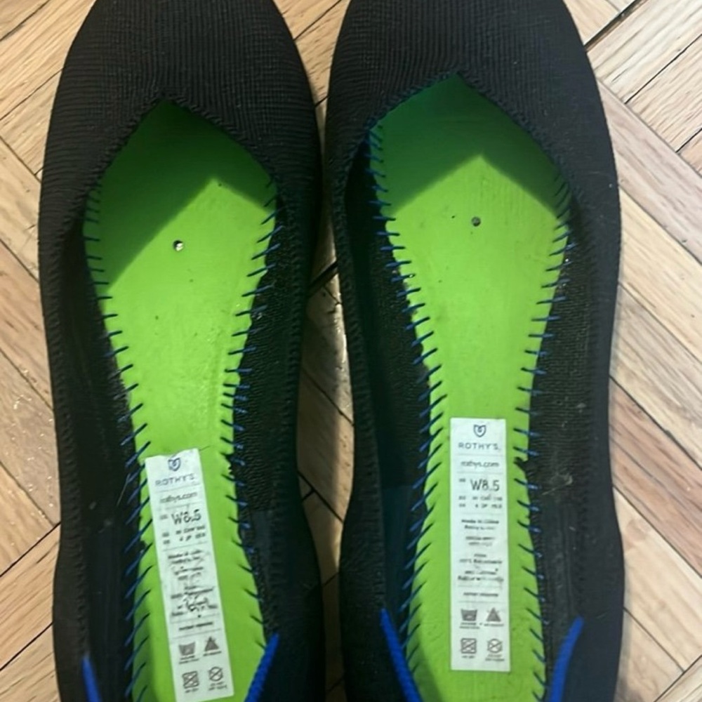 Black Rothys Flats